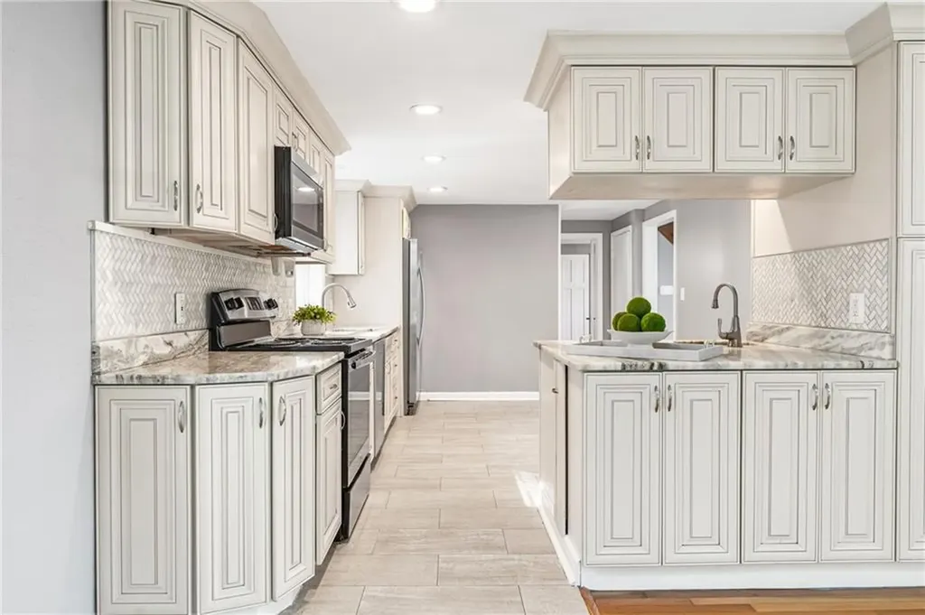 23 Sarah Street Providence RI 02906