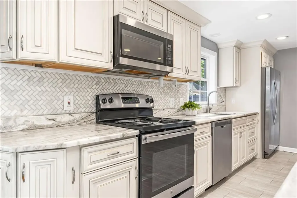23 Sarah Street Providence RI 02906