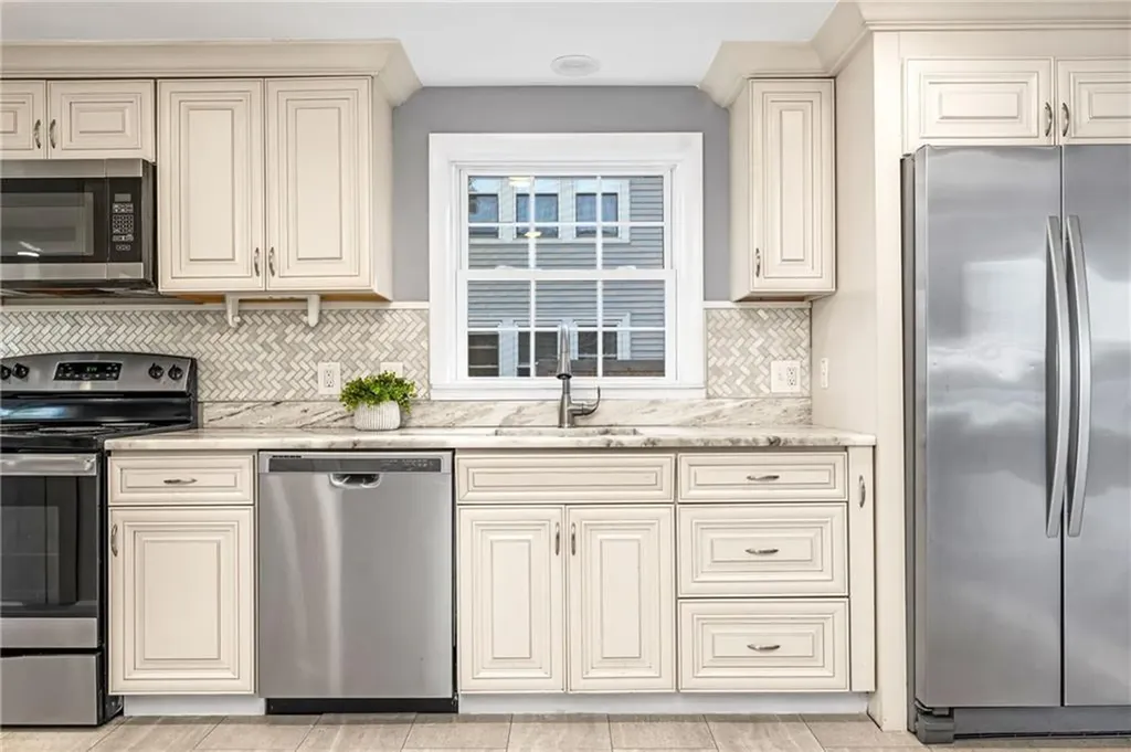 23 Sarah Street Providence RI 02906