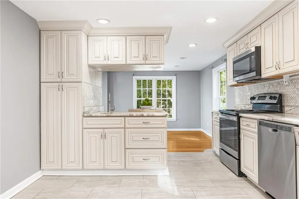 23 Sarah Street Providence RI 02906