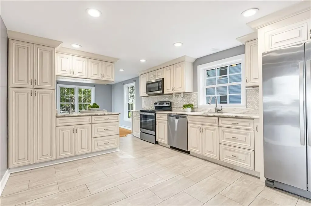 23 Sarah Street Providence RI 02906