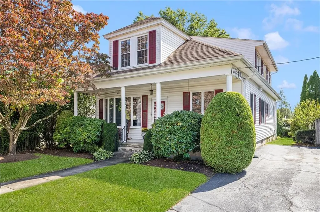 210 Wardlaw Avenue Providence RI 02908