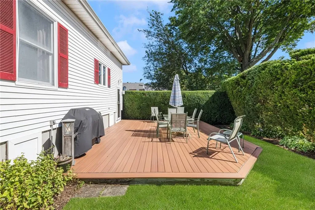 210 Wardlaw Avenue Providence RI 02908