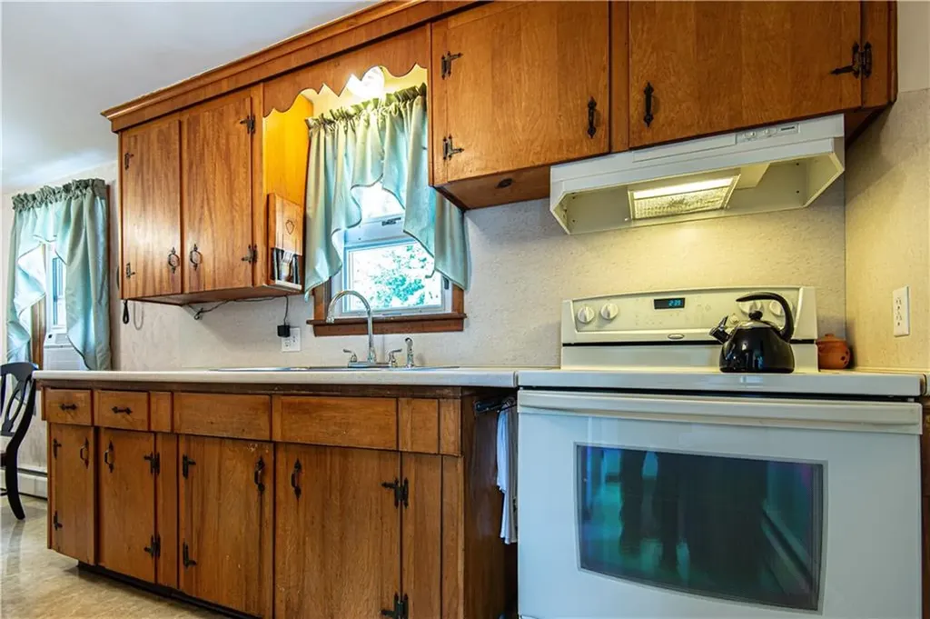 26 Anderson Avenue Coventry RI 02816