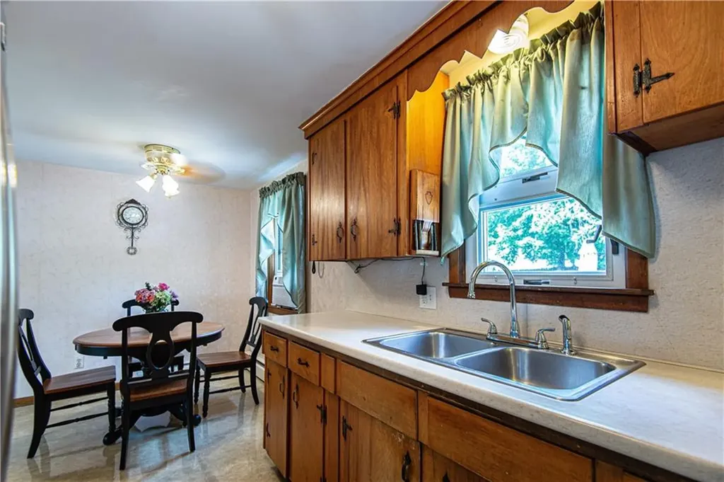 26 Anderson Avenue Coventry RI 02816