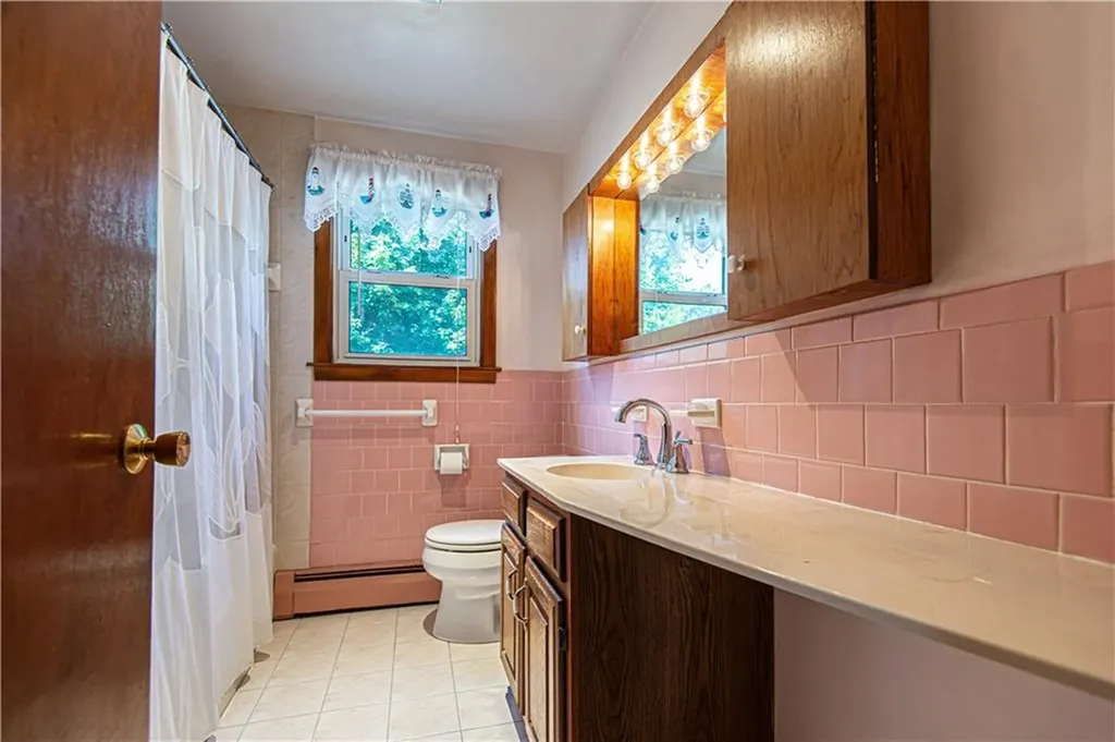 26 Anderson Avenue Coventry RI 02816