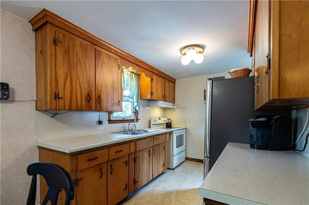 26 Anderson Avenue Coventry RI 02816