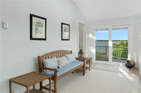 117 Indian Avenue Portsmouth RI 02871