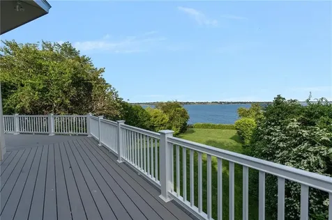 117 Indian Avenue Portsmouth RI 02871