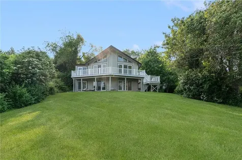 117 Indian Avenue Portsmouth RI 02871