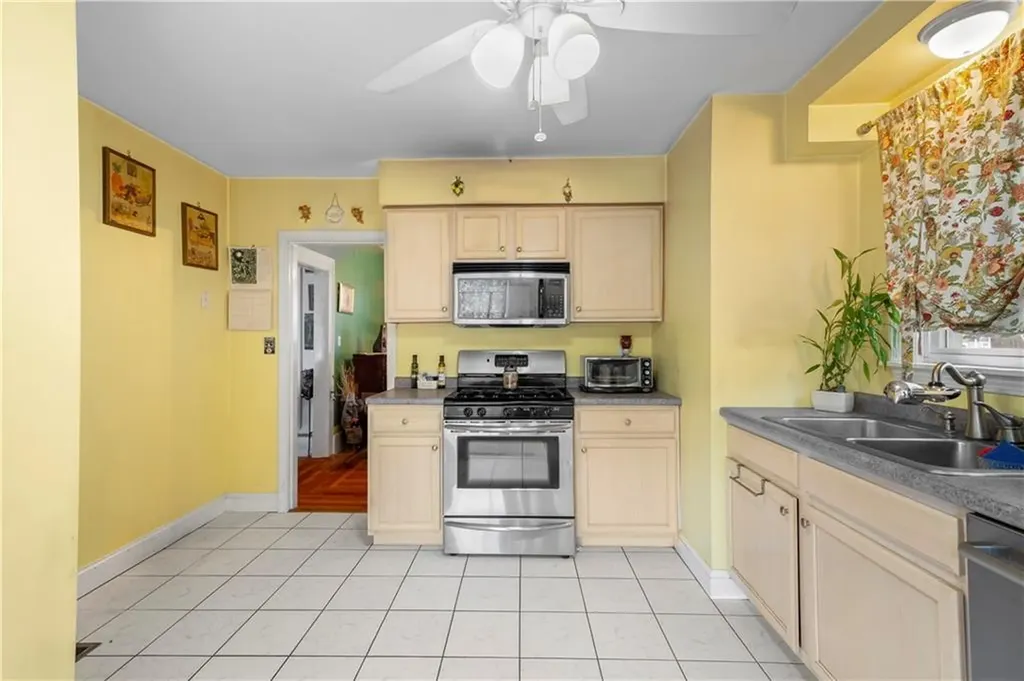 53 Wampanoag Trail East Providence RI 02915