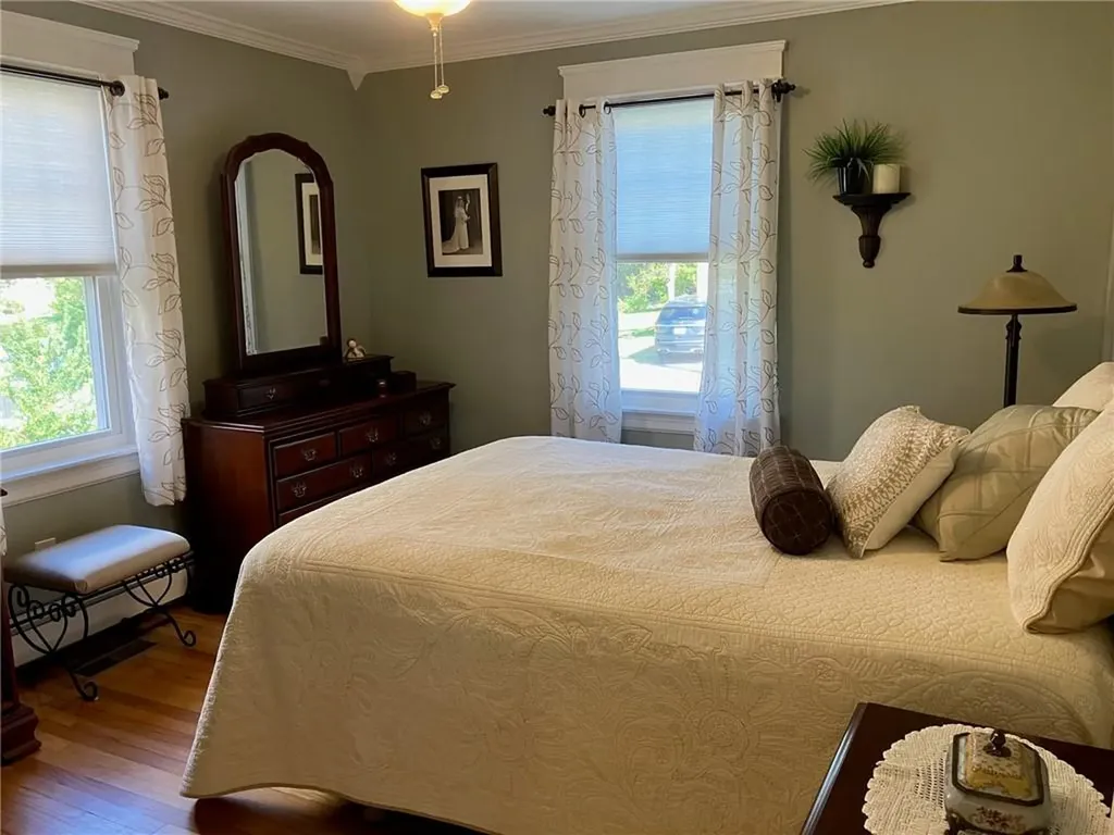 93 Crown Avenue East Providence RI 02915