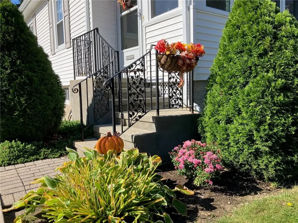 93 Crown Avenue East Providence RI 02915