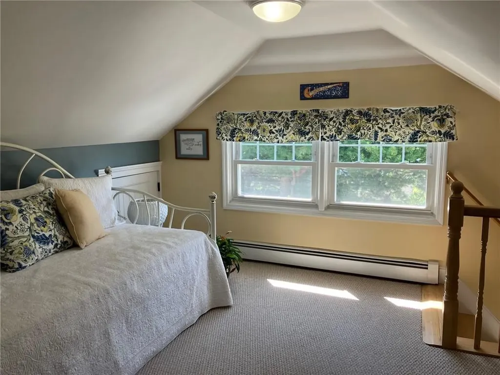 93 Crown Avenue East Providence RI 02915