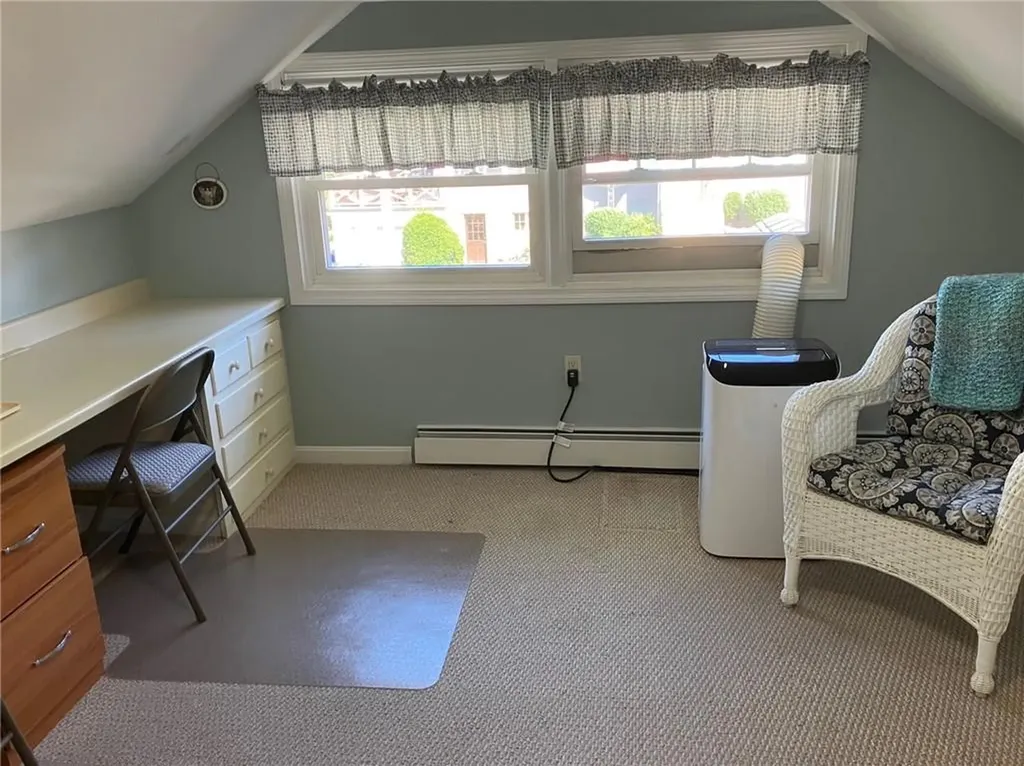 93 Crown Avenue East Providence RI 02915