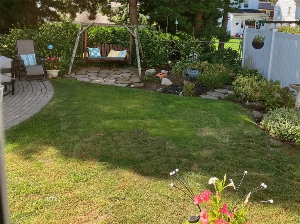 93 Crown Avenue East Providence RI 02915