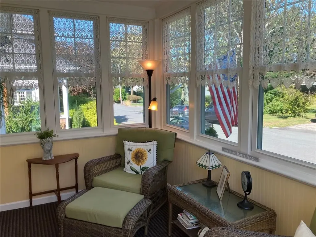 93 Crown Avenue East Providence RI 02915