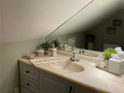 93 Crown Avenue East Providence RI 02915