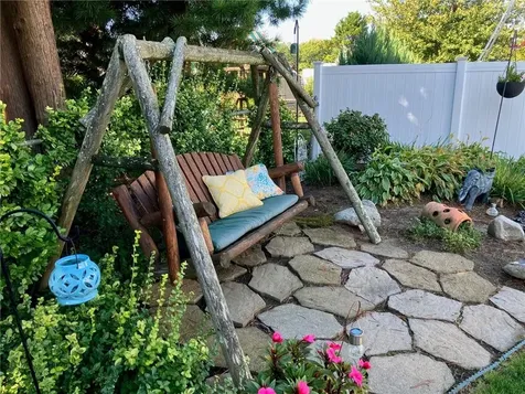 93 Crown Avenue East Providence RI 02915