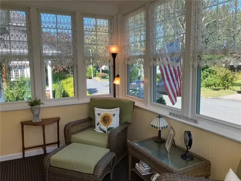 93 Crown Avenue East Providence RI 02915