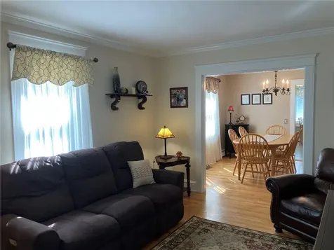 93 Crown Avenue East Providence RI 02915