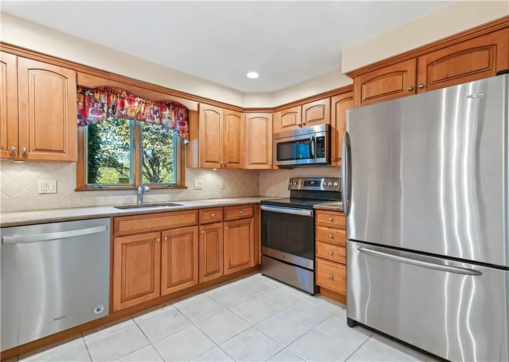 23 Sorrell Road North Providence RI 02904