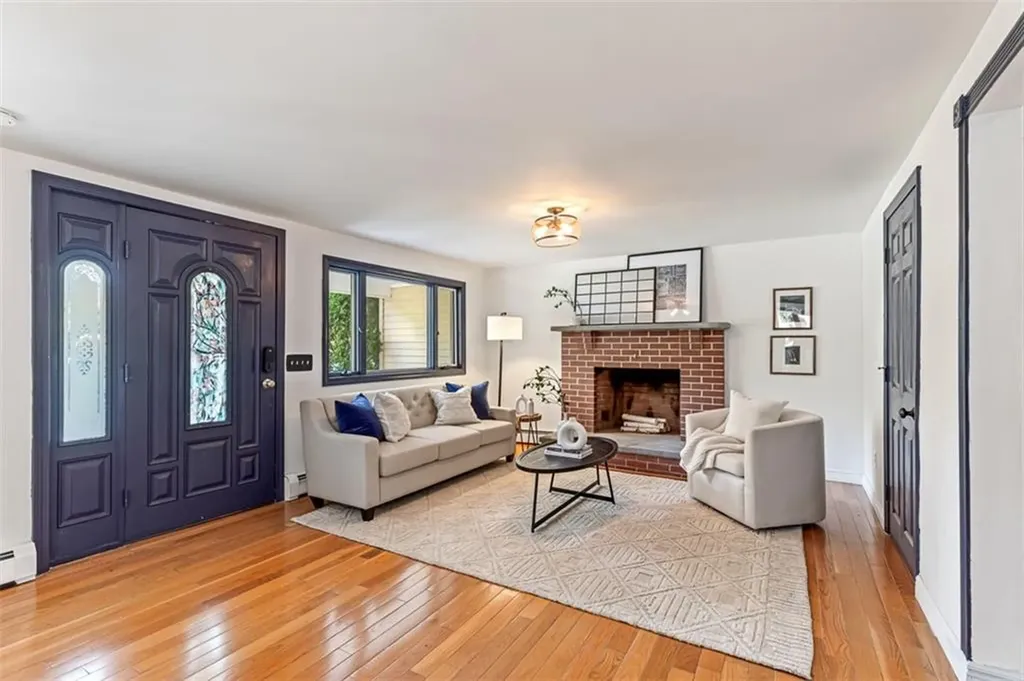 22 Mayfield Road Barrington RI 02806