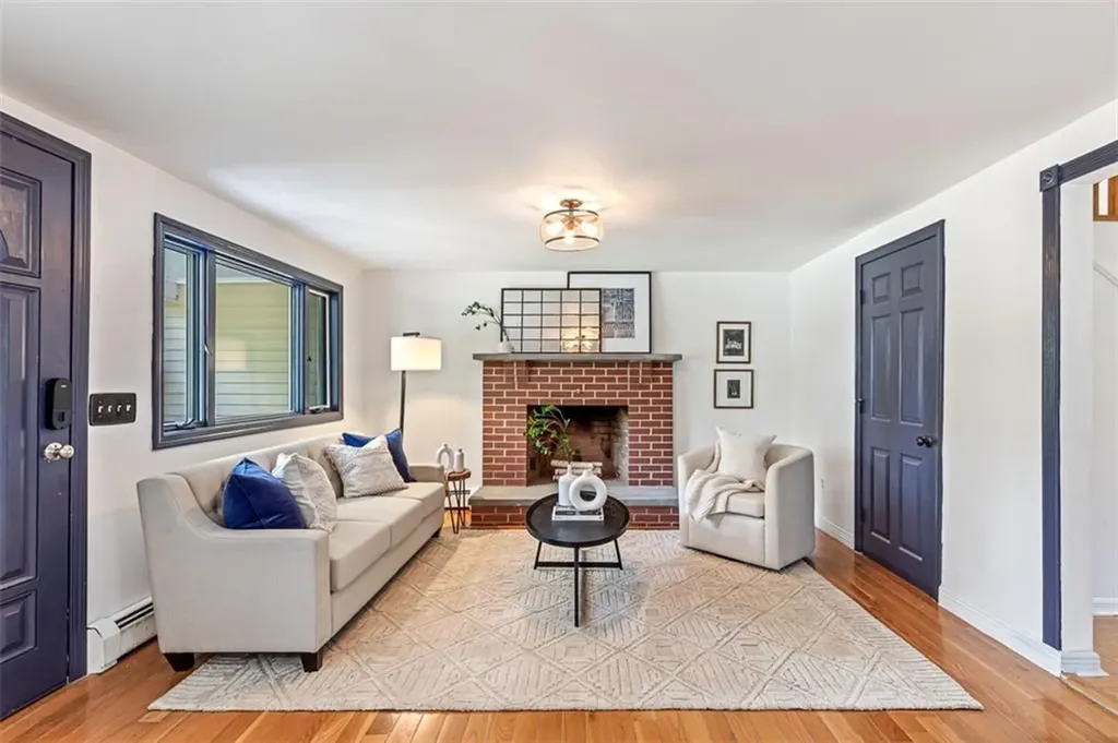 22 Mayfield Road Barrington RI 02806