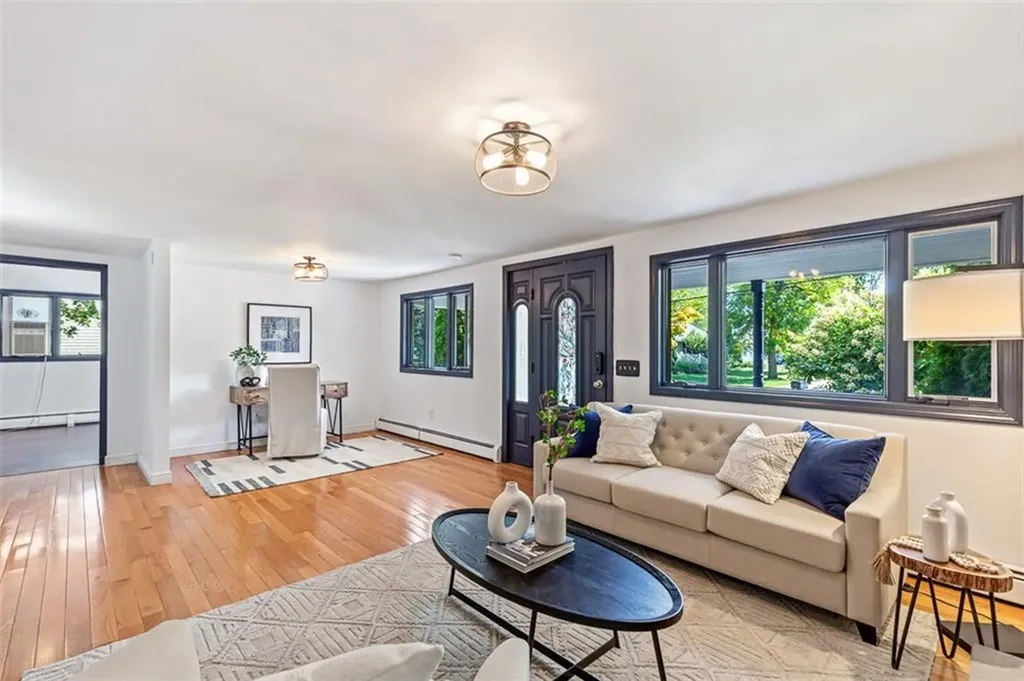 22 Mayfield Road Barrington RI 02806