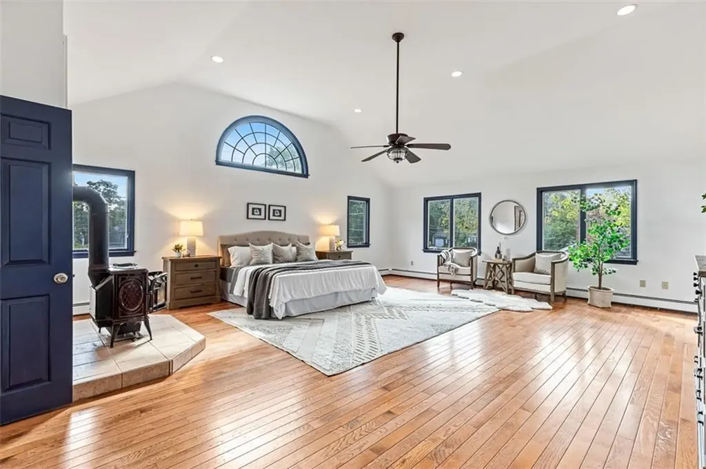 22 Mayfield Road Barrington RI 02806