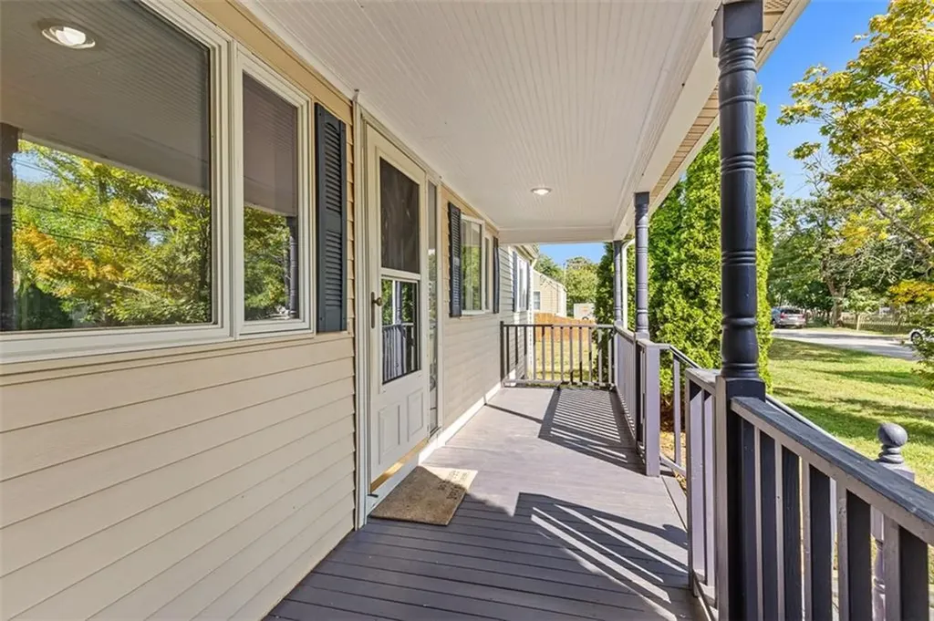 22 Mayfield Road Barrington RI 02806