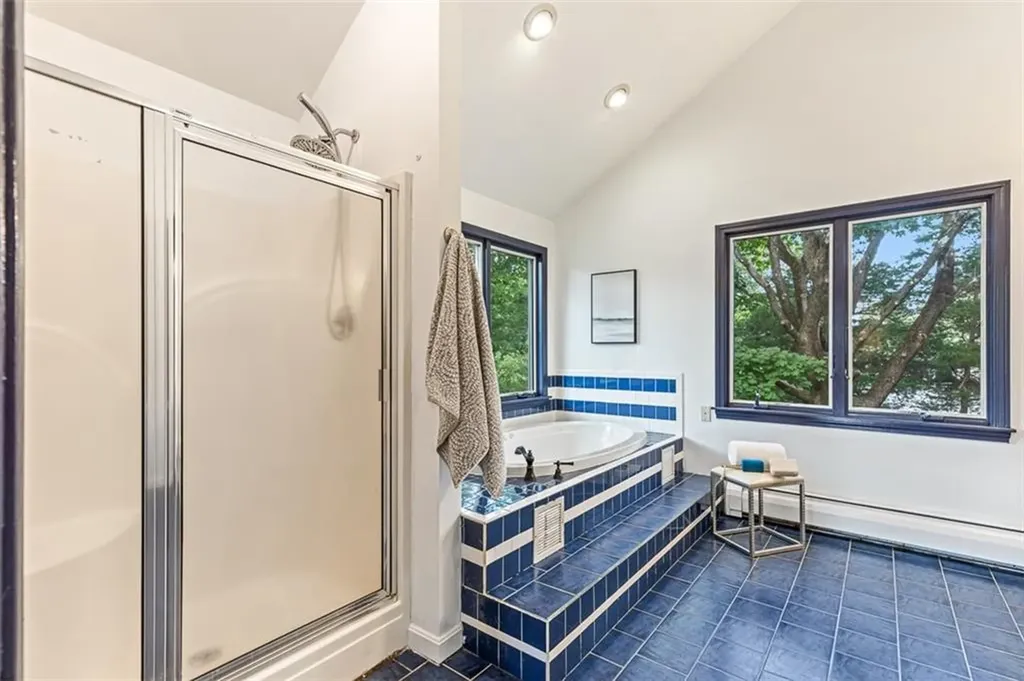 22 Mayfield Road Barrington RI 02806