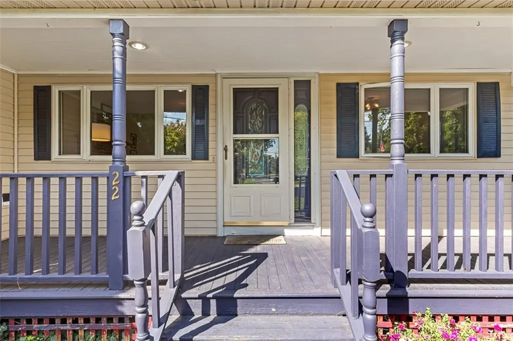 22 Mayfield Road Barrington RI 02806