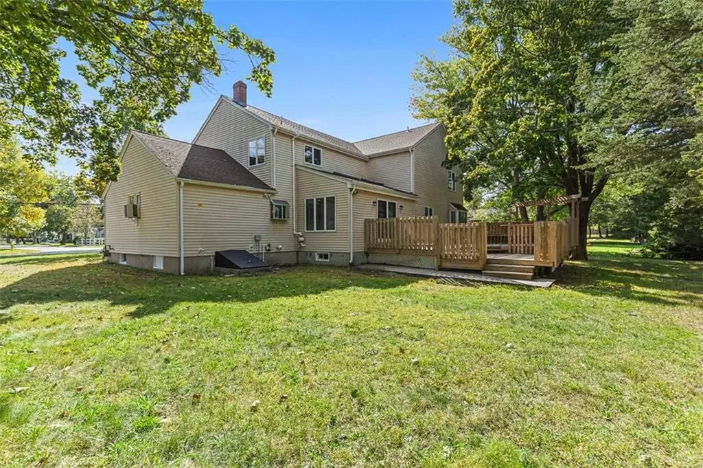22 Mayfield Road Barrington RI 02806