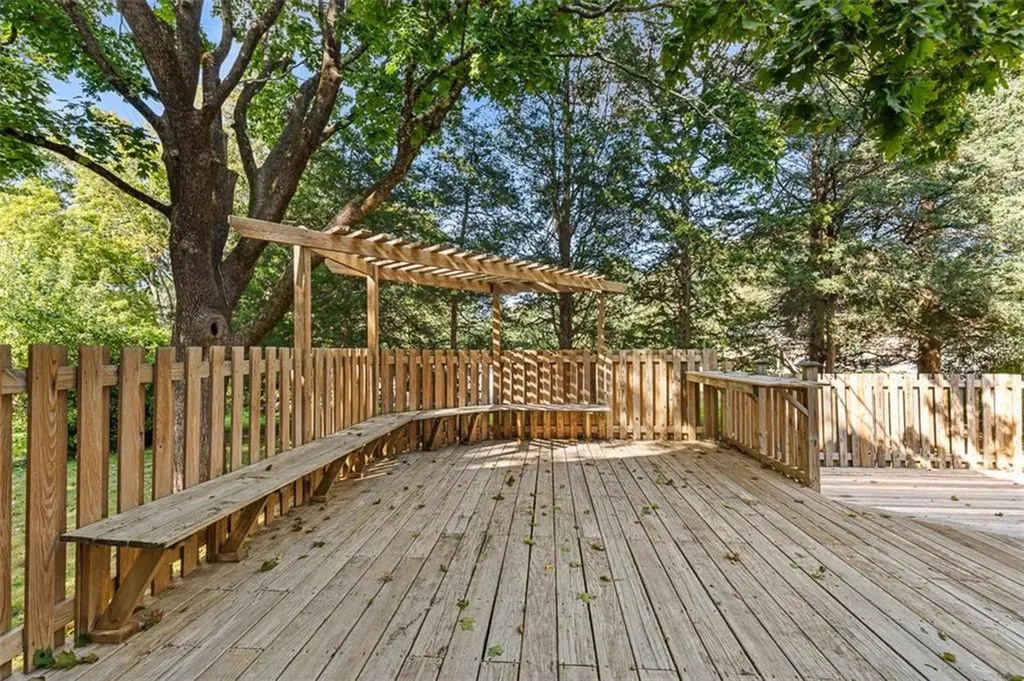 22 Mayfield Road Barrington RI 02806