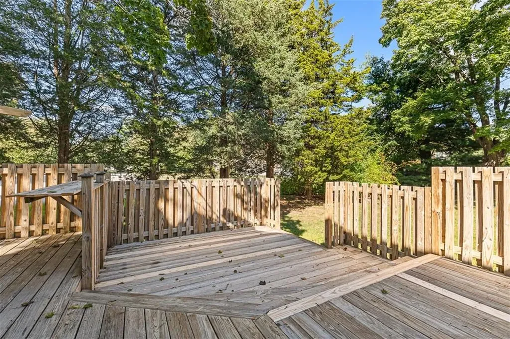 22 Mayfield Road Barrington RI 02806