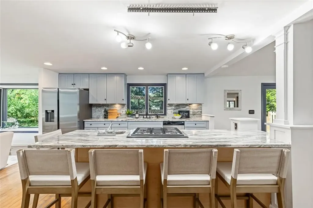 22 Mayfield Road Barrington RI 02806