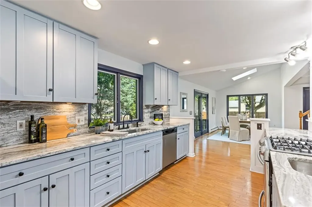 22 Mayfield Road Barrington RI 02806