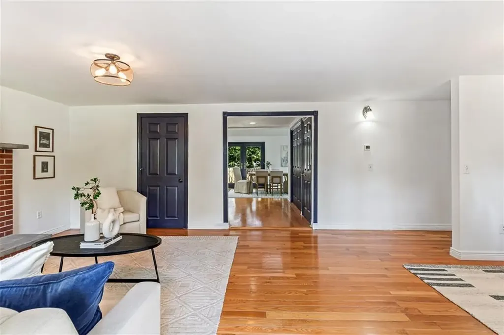22 Mayfield Road Barrington RI 02806