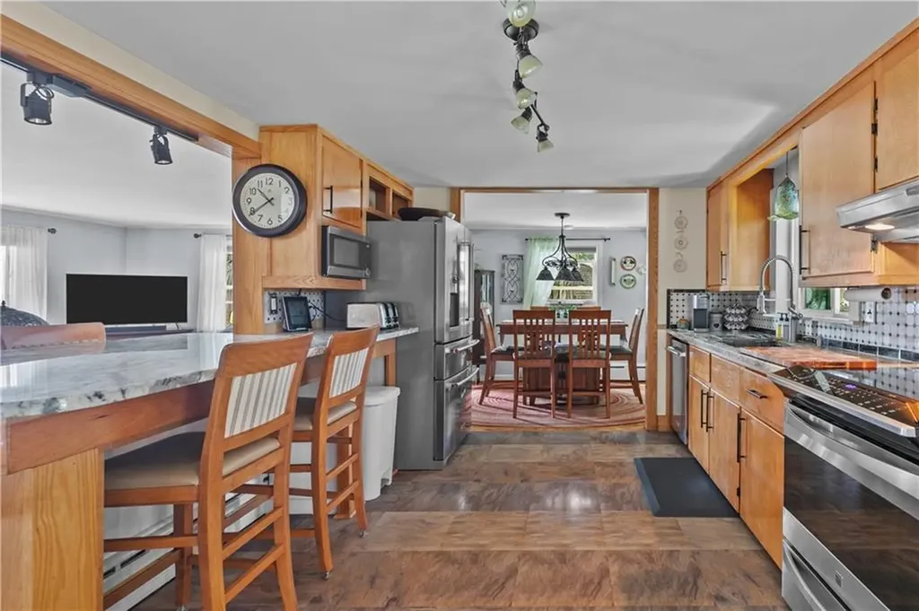 30 Johnnycake Lane Portsmouth RI 02871