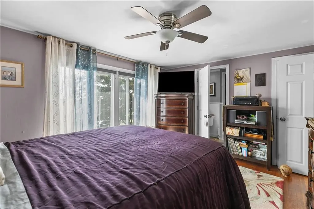 30 Johnnycake Lane Portsmouth RI 02871