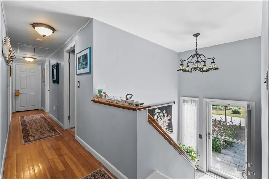 30 Johnnycake Lane Portsmouth RI 02871