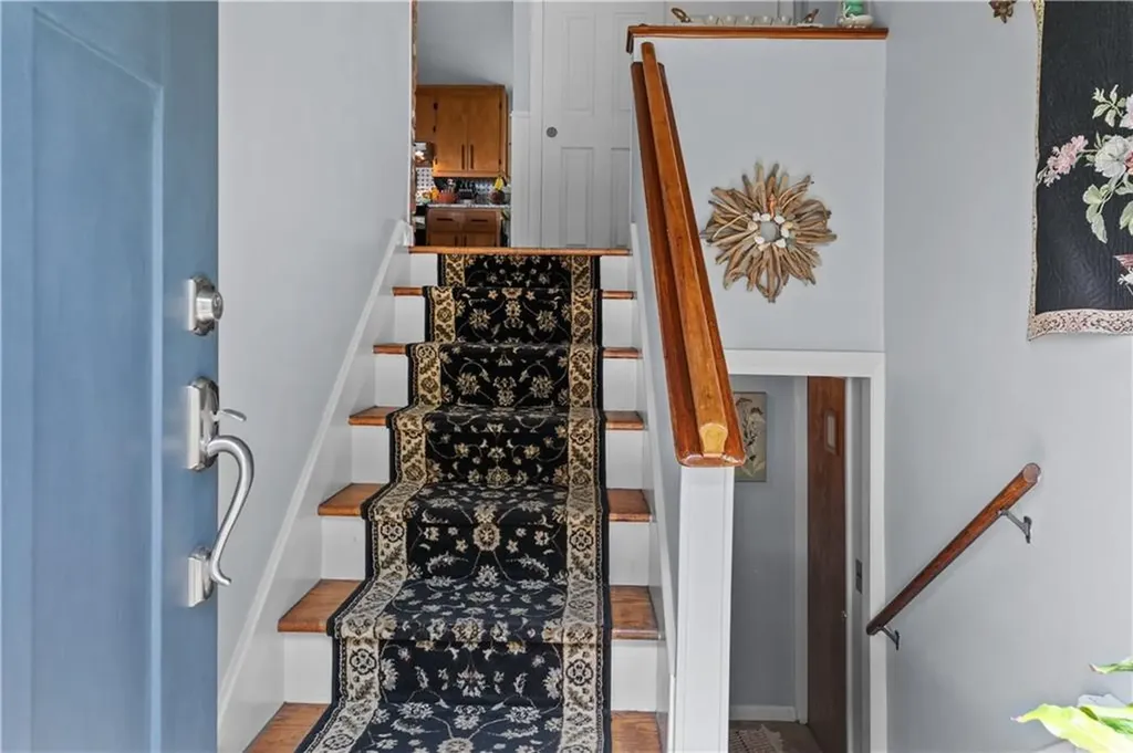 30 Johnnycake Lane Portsmouth RI 02871