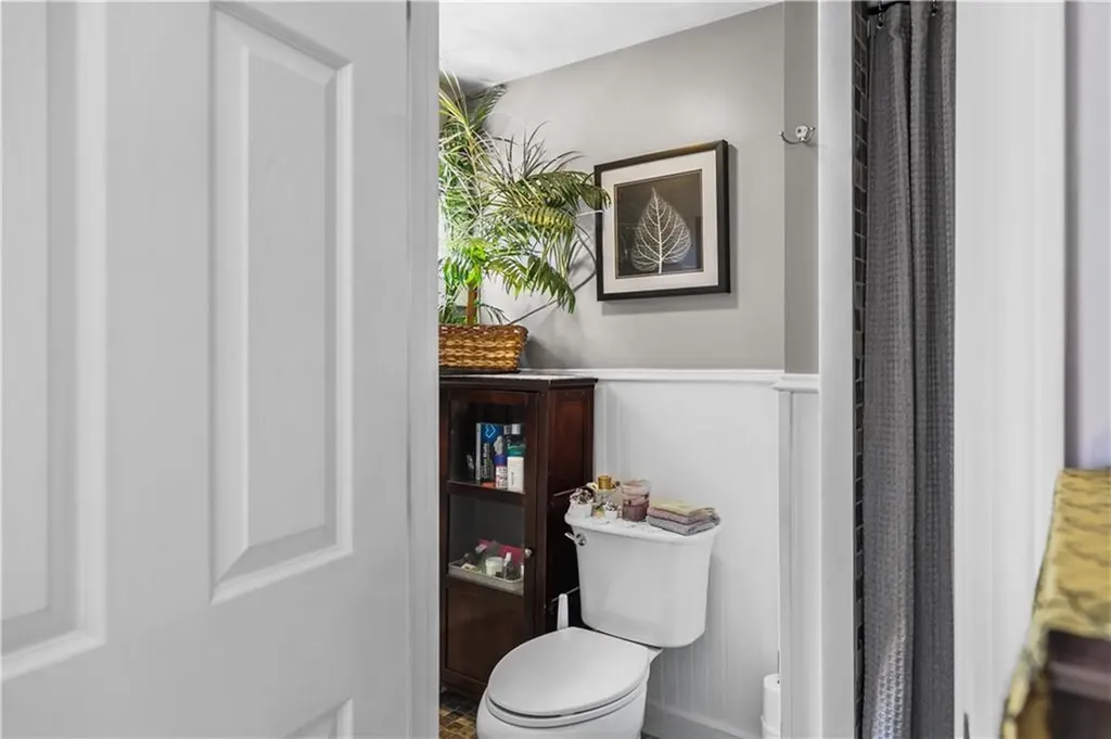 30 Johnnycake Lane Portsmouth RI 02871