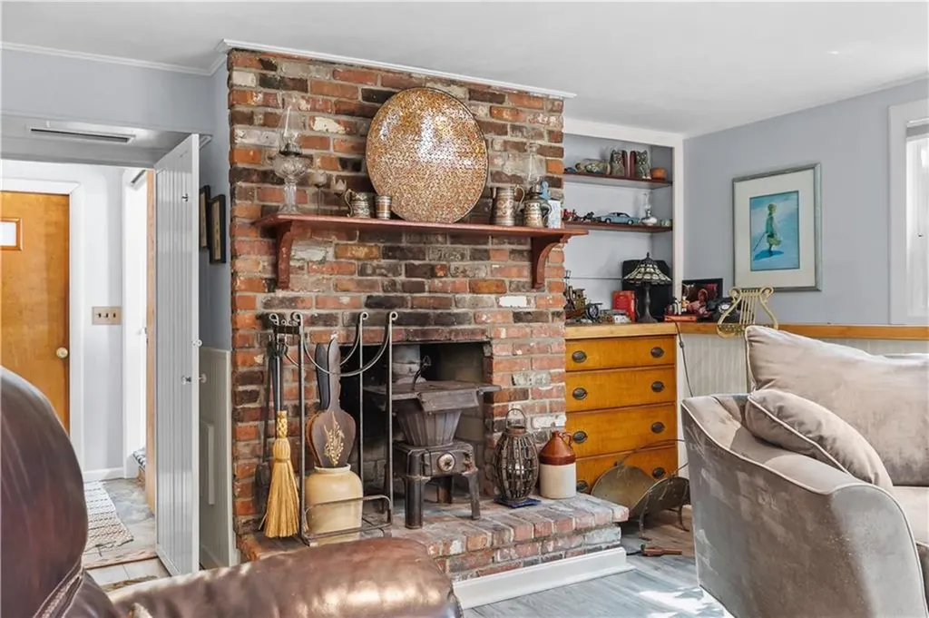 30 Johnnycake Lane Portsmouth RI 02871