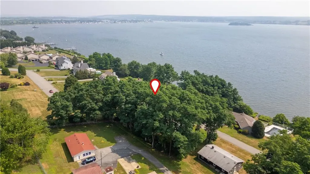 30 Johnnycake Lane Portsmouth RI 02871