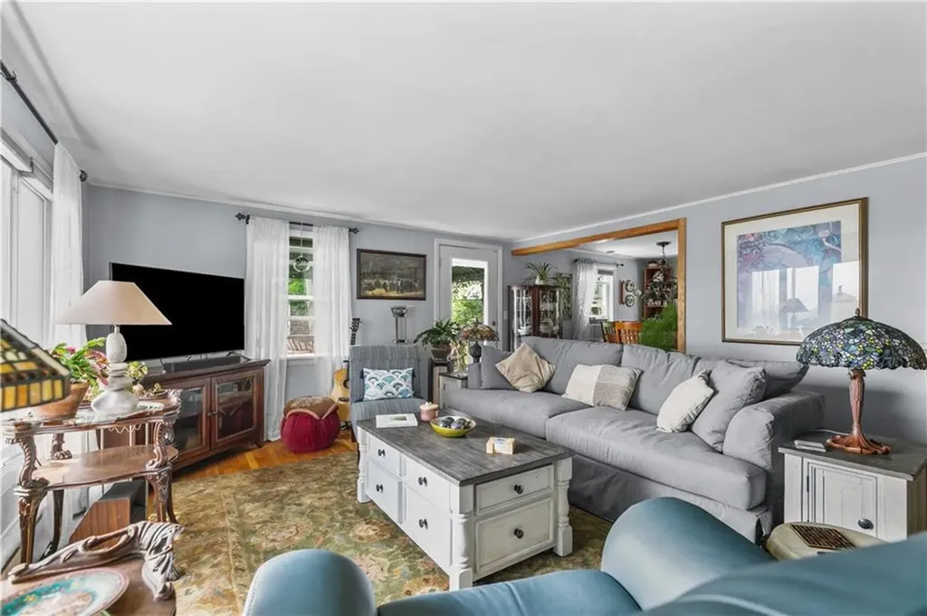 30 Johnnycake Lane Portsmouth RI 02871