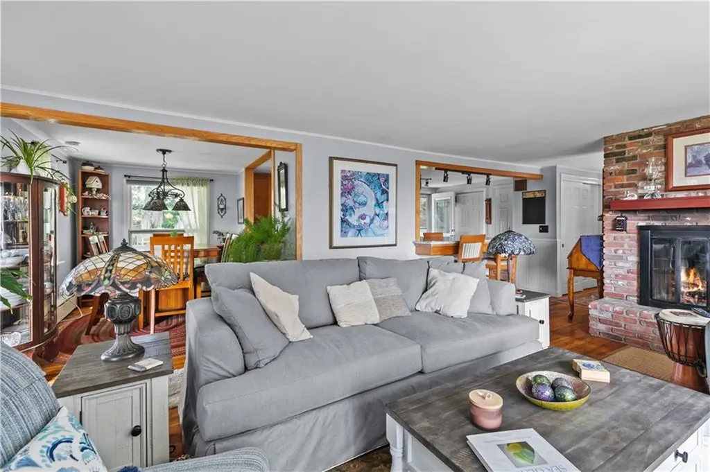 30 Johnnycake Lane Portsmouth RI 02871