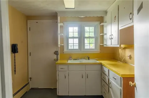 5393 Post Road East Greenwich RI 02818