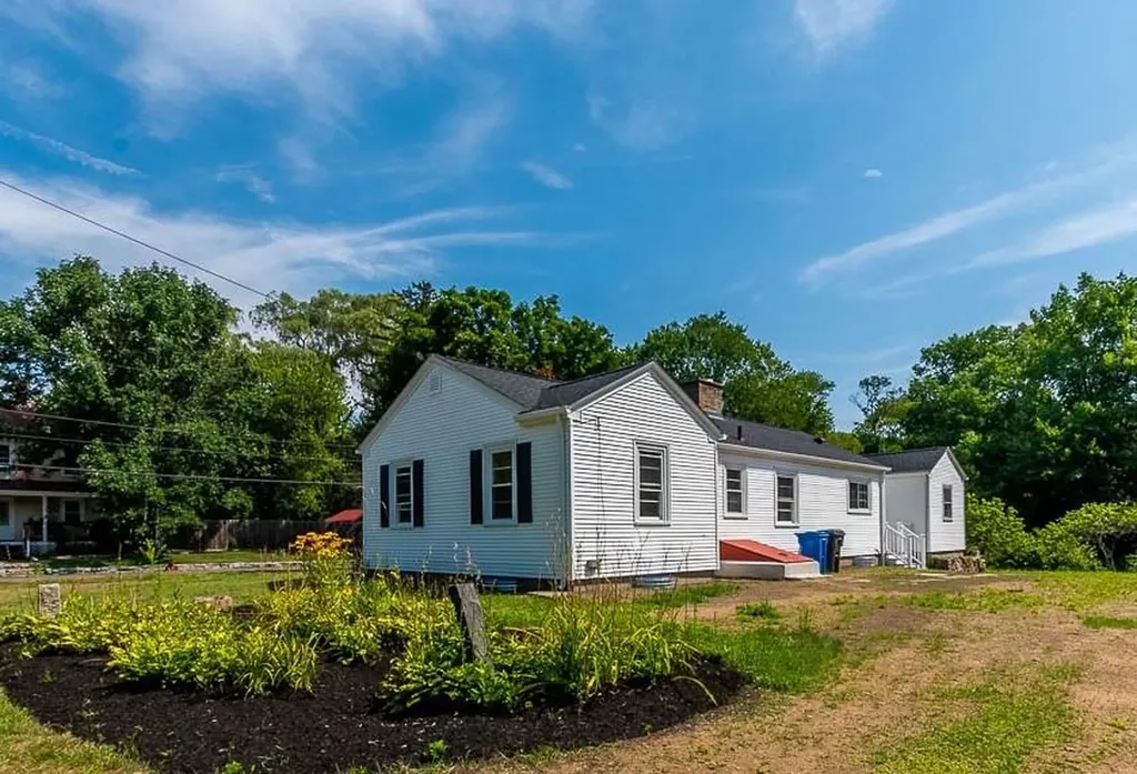237 Sneech Pond Road Cumberland RI 02864